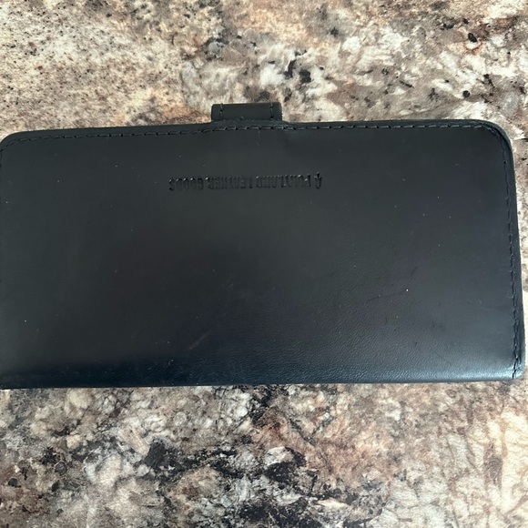 Women’s Portland Leather Bifold Wallet - Picture 2 of 4